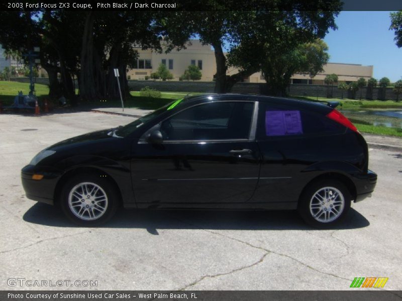 Pitch Black / Dark Charcoal 2003 Ford Focus ZX3 Coupe