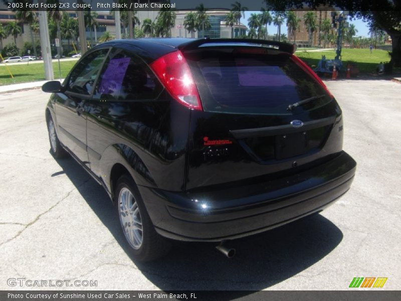 Pitch Black / Dark Charcoal 2003 Ford Focus ZX3 Coupe