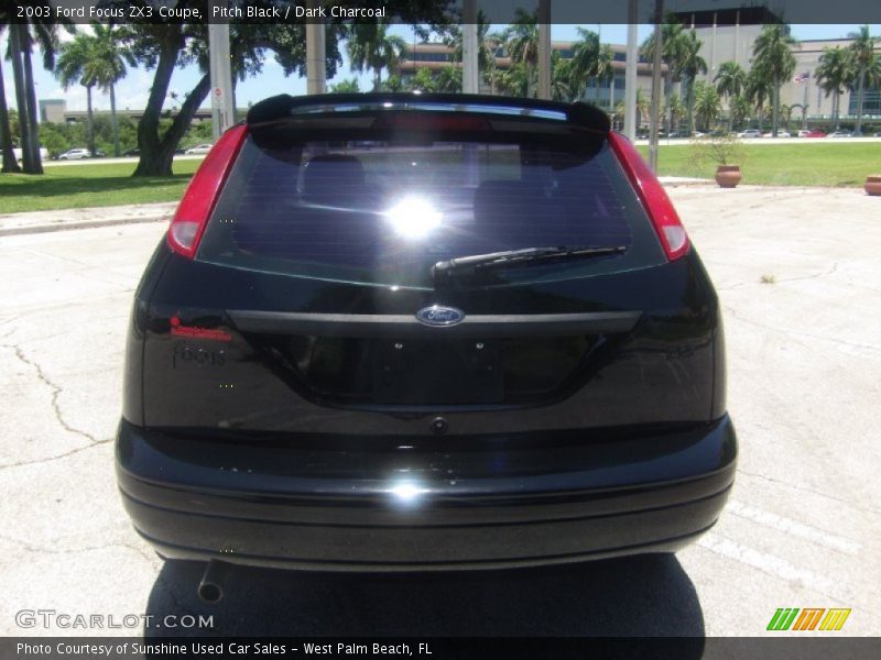 Pitch Black / Dark Charcoal 2003 Ford Focus ZX3 Coupe