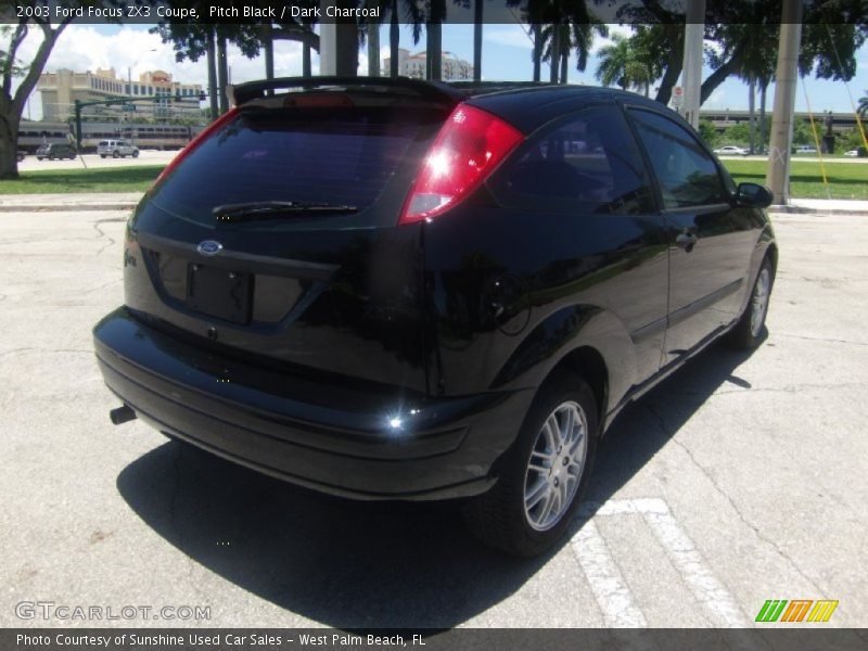 Pitch Black / Dark Charcoal 2003 Ford Focus ZX3 Coupe