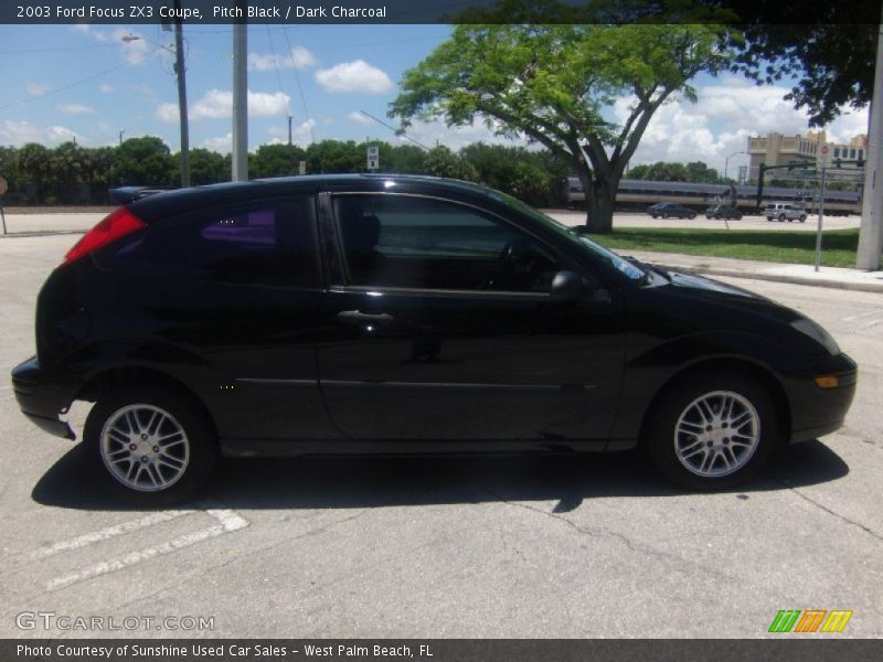 Pitch Black / Dark Charcoal 2003 Ford Focus ZX3 Coupe