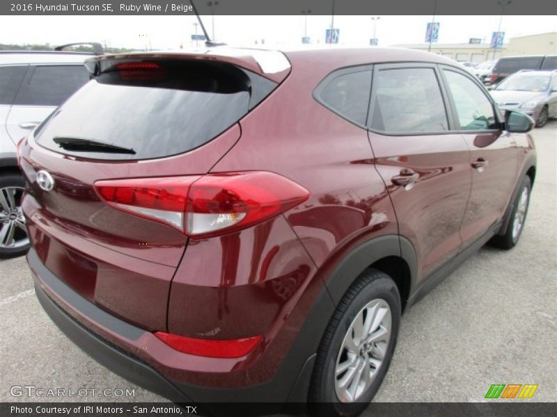 Ruby Wine / Beige 2016 Hyundai Tucson SE