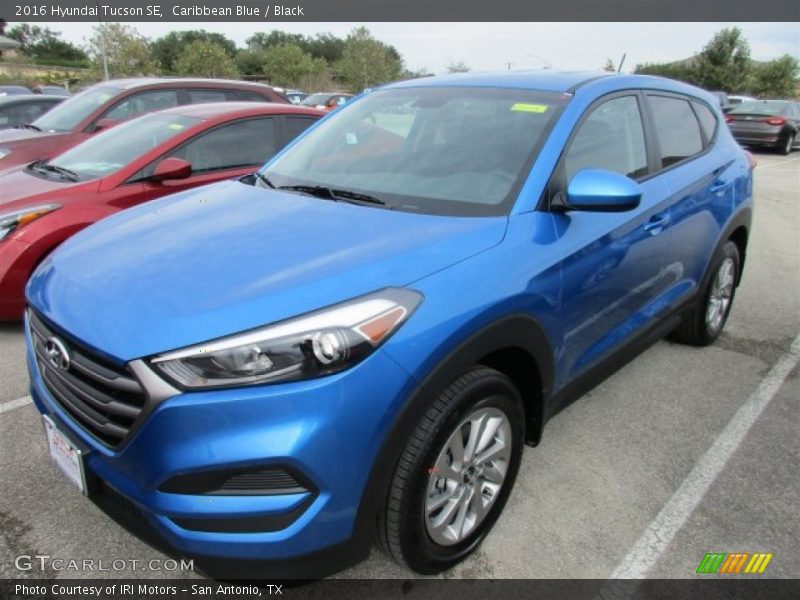 Front 3/4 View of 2016 Tucson SE