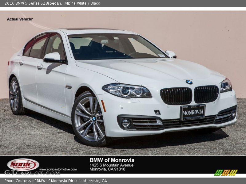 Alpine White / Black 2016 BMW 5 Series 528i Sedan