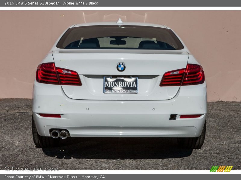 Alpine White / Black 2016 BMW 5 Series 528i Sedan