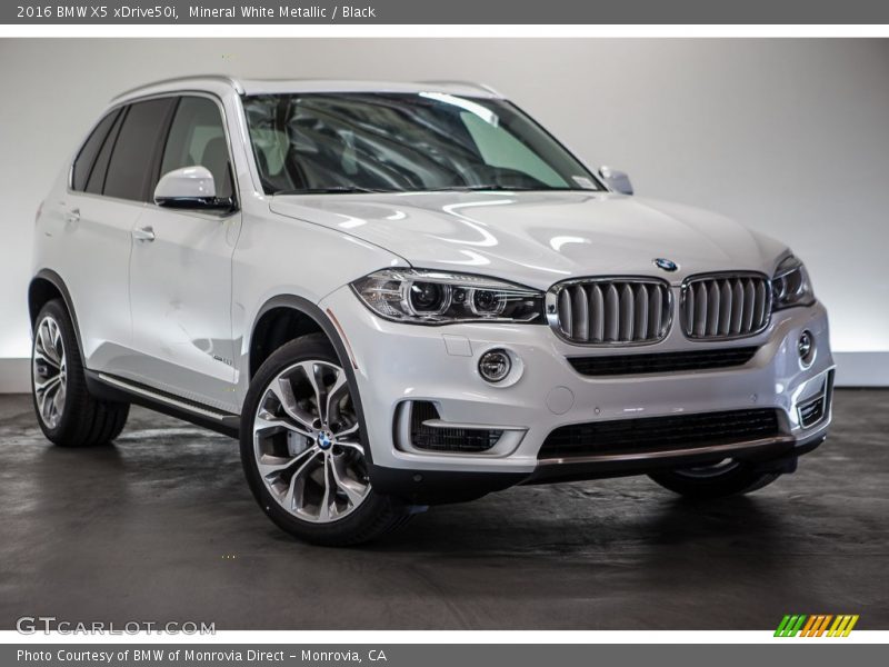 Front 3/4 View of 2016 X5 xDrive50i