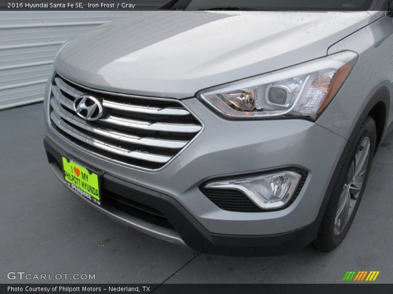 Iron Frost / Gray 2016 Hyundai Santa Fe SE