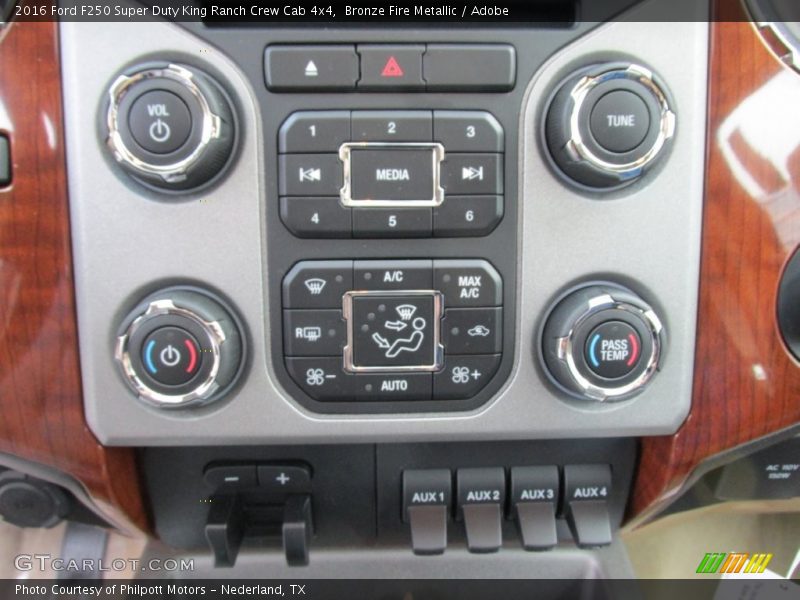 Controls of 2016 F250 Super Duty King Ranch Crew Cab 4x4