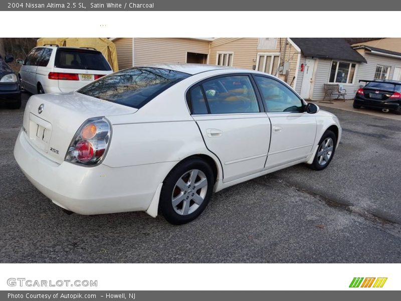 Satin White / Charcoal 2004 Nissan Altima 2.5 SL