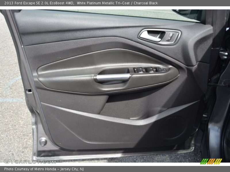 White Platinum Metallic Tri-Coat / Charcoal Black 2013 Ford Escape SE 2.0L EcoBoost 4WD
