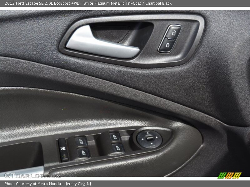 White Platinum Metallic Tri-Coat / Charcoal Black 2013 Ford Escape SE 2.0L EcoBoost 4WD