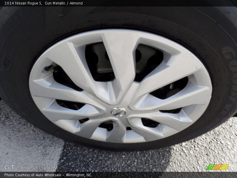 Gun Metallic / Almond 2014 Nissan Rogue S