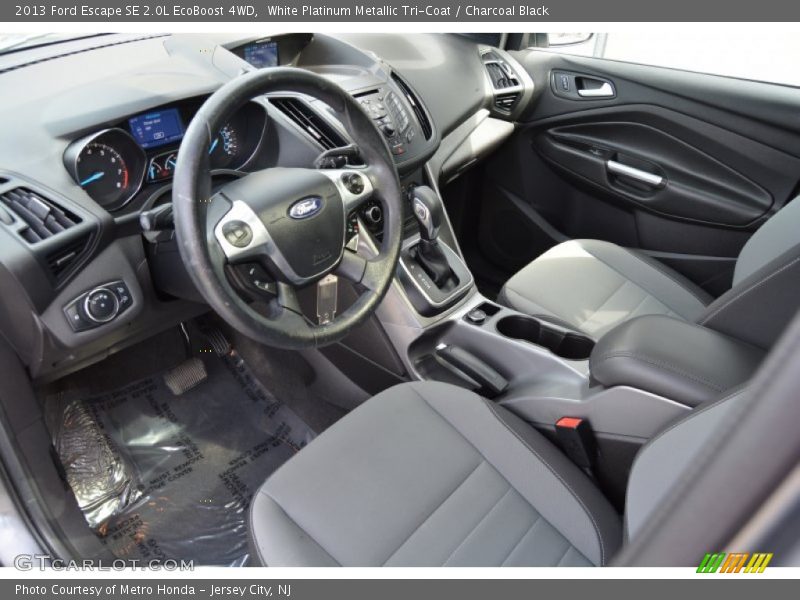 White Platinum Metallic Tri-Coat / Charcoal Black 2013 Ford Escape SE 2.0L EcoBoost 4WD