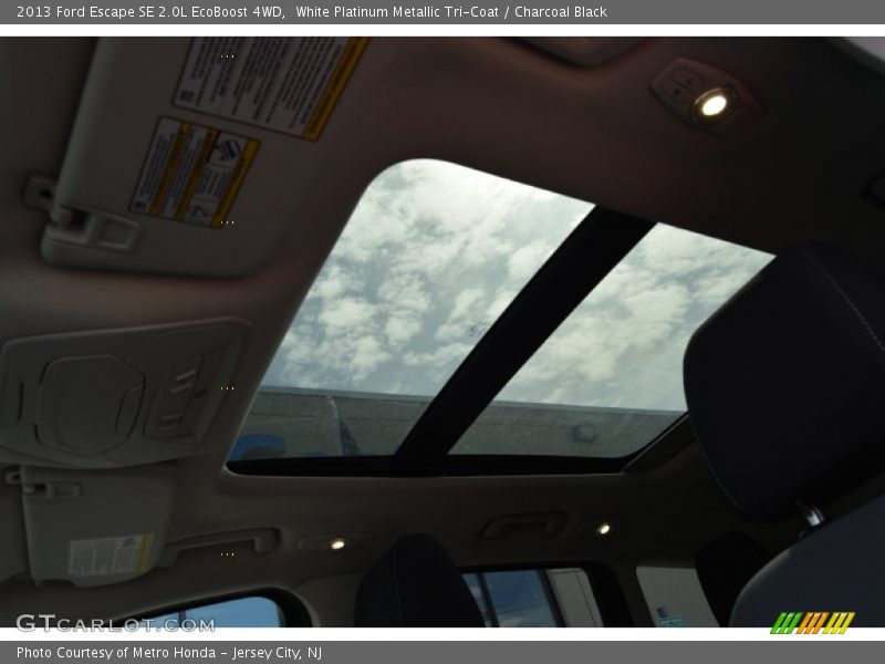 White Platinum Metallic Tri-Coat / Charcoal Black 2013 Ford Escape SE 2.0L EcoBoost 4WD