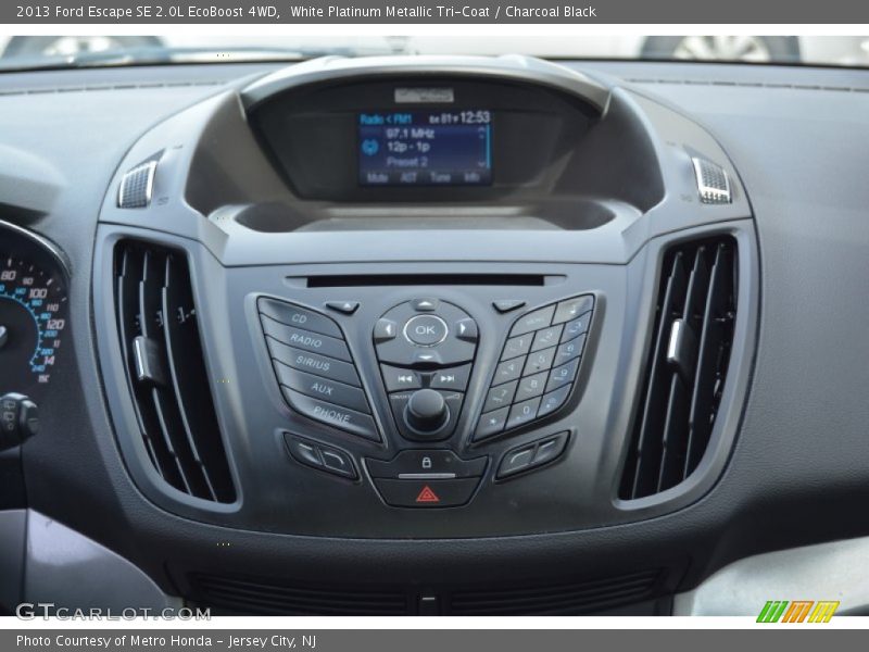 White Platinum Metallic Tri-Coat / Charcoal Black 2013 Ford Escape SE 2.0L EcoBoost 4WD