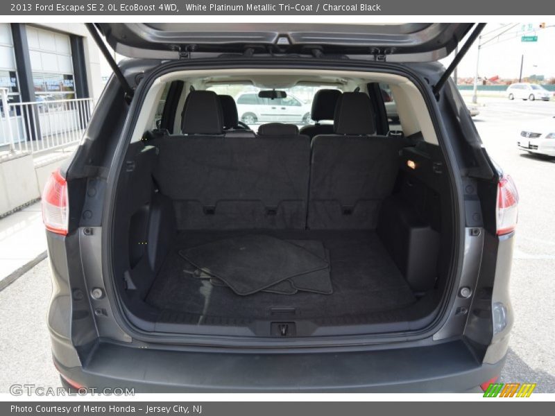 White Platinum Metallic Tri-Coat / Charcoal Black 2013 Ford Escape SE 2.0L EcoBoost 4WD