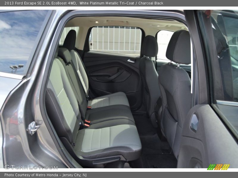 White Platinum Metallic Tri-Coat / Charcoal Black 2013 Ford Escape SE 2.0L EcoBoost 4WD