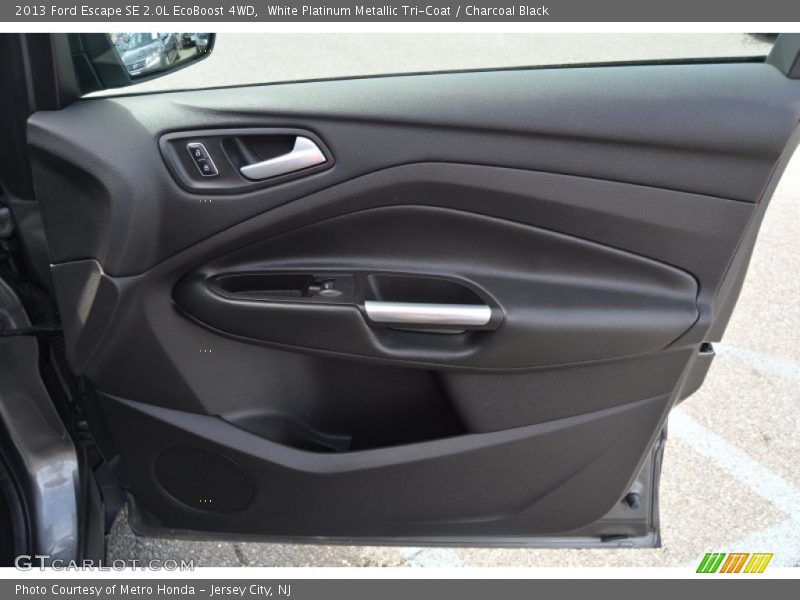 White Platinum Metallic Tri-Coat / Charcoal Black 2013 Ford Escape SE 2.0L EcoBoost 4WD