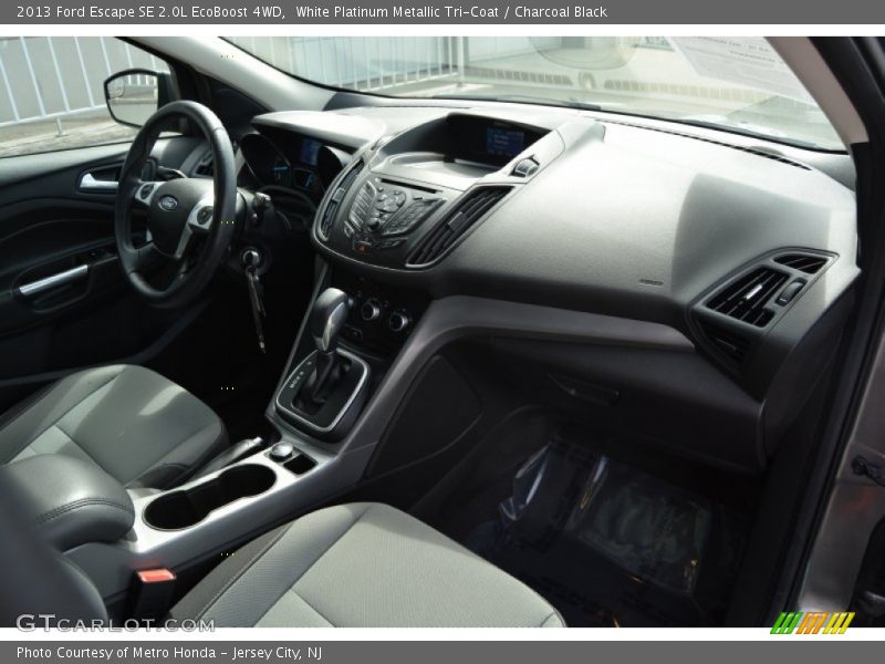 White Platinum Metallic Tri-Coat / Charcoal Black 2013 Ford Escape SE 2.0L EcoBoost 4WD