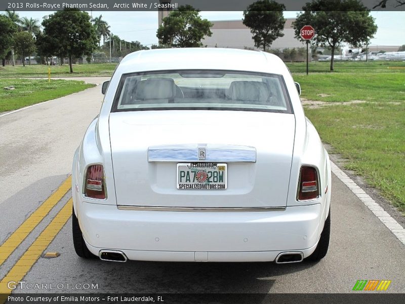 Arctic White / Seashell 2013 Rolls-Royce Phantom Sedan