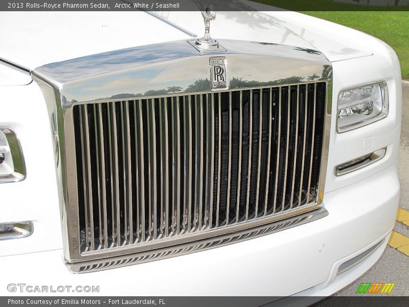 Arctic White / Seashell 2013 Rolls-Royce Phantom Sedan