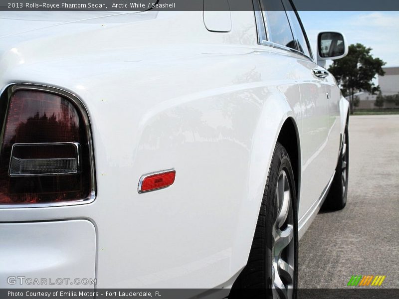 Arctic White / Seashell 2013 Rolls-Royce Phantom Sedan