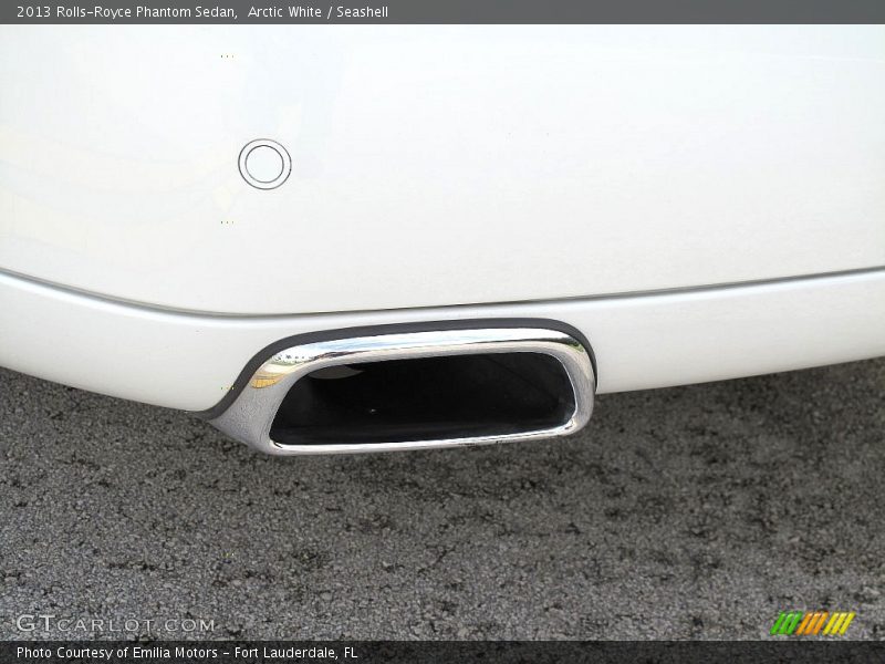 Arctic White / Seashell 2013 Rolls-Royce Phantom Sedan
