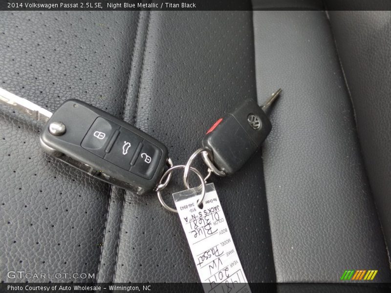 Night Blue Metallic / Titan Black 2014 Volkswagen Passat 2.5L SE