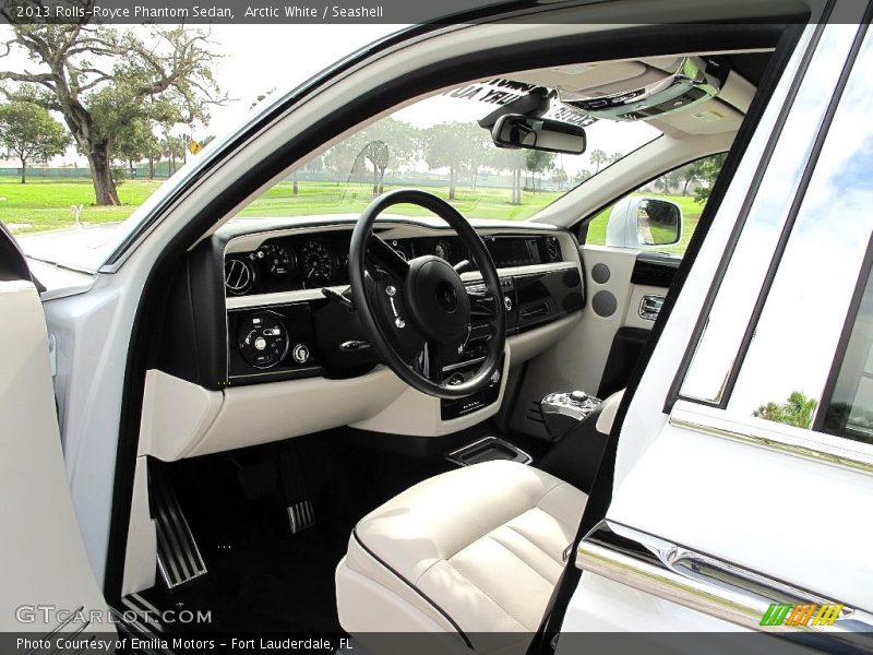 Arctic White / Seashell 2013 Rolls-Royce Phantom Sedan