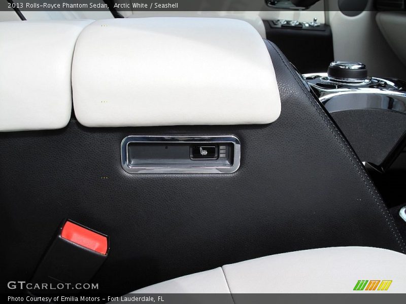 Arctic White / Seashell 2013 Rolls-Royce Phantom Sedan