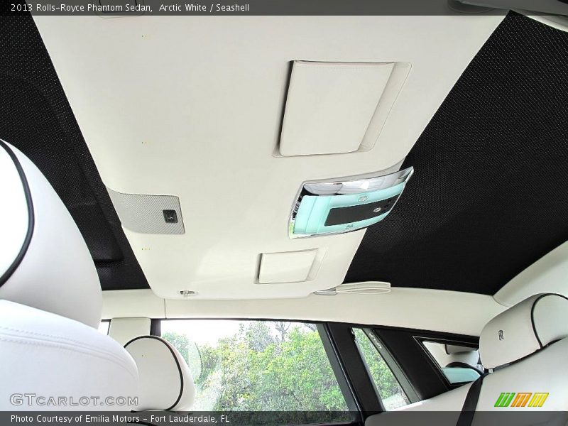 Arctic White / Seashell 2013 Rolls-Royce Phantom Sedan