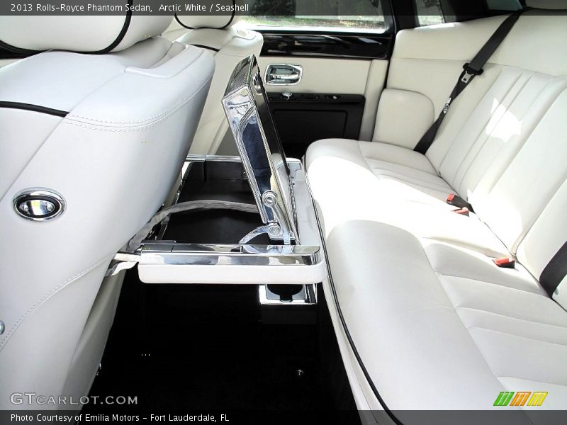 Arctic White / Seashell 2013 Rolls-Royce Phantom Sedan
