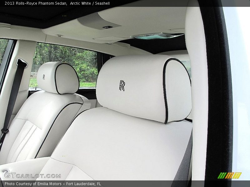 Arctic White / Seashell 2013 Rolls-Royce Phantom Sedan