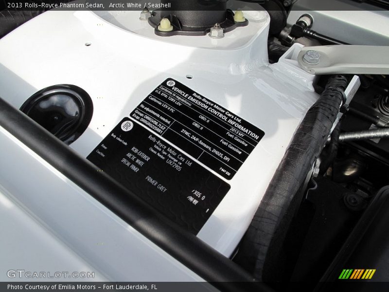 Arctic White / Seashell 2013 Rolls-Royce Phantom Sedan