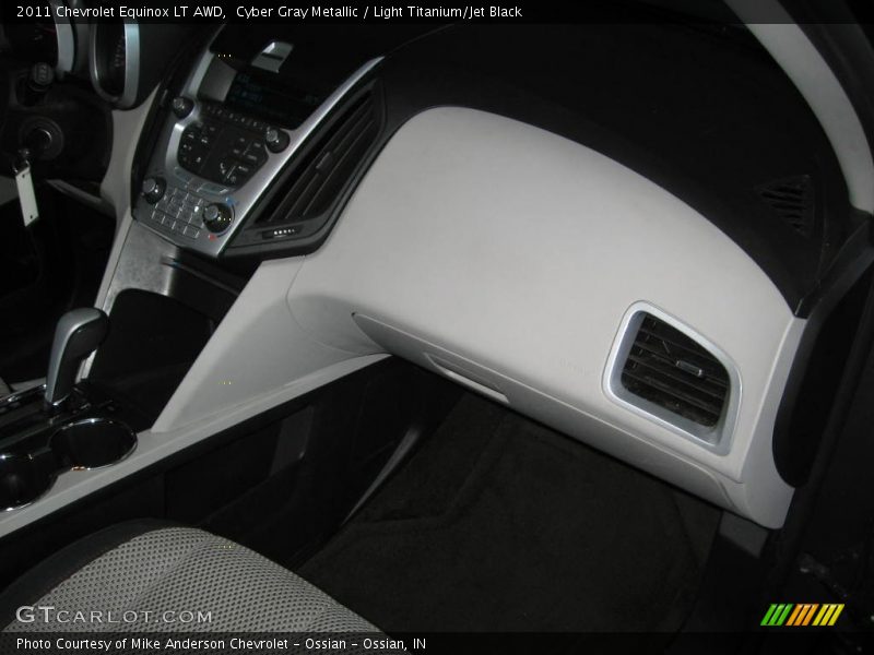Cyber Gray Metallic / Light Titanium/Jet Black 2011 Chevrolet Equinox LT AWD