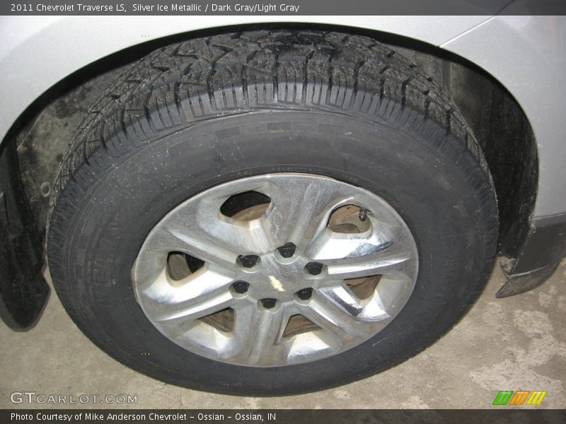 Silver Ice Metallic / Dark Gray/Light Gray 2011 Chevrolet Traverse LS