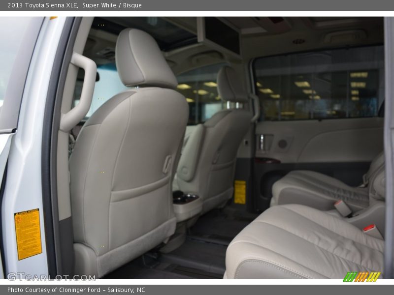 Super White / Bisque 2013 Toyota Sienna XLE