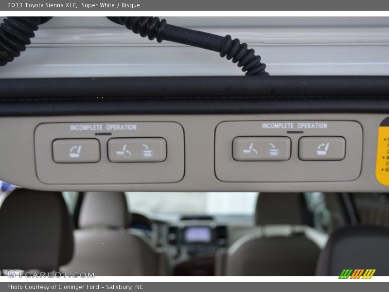 Super White / Bisque 2013 Toyota Sienna XLE