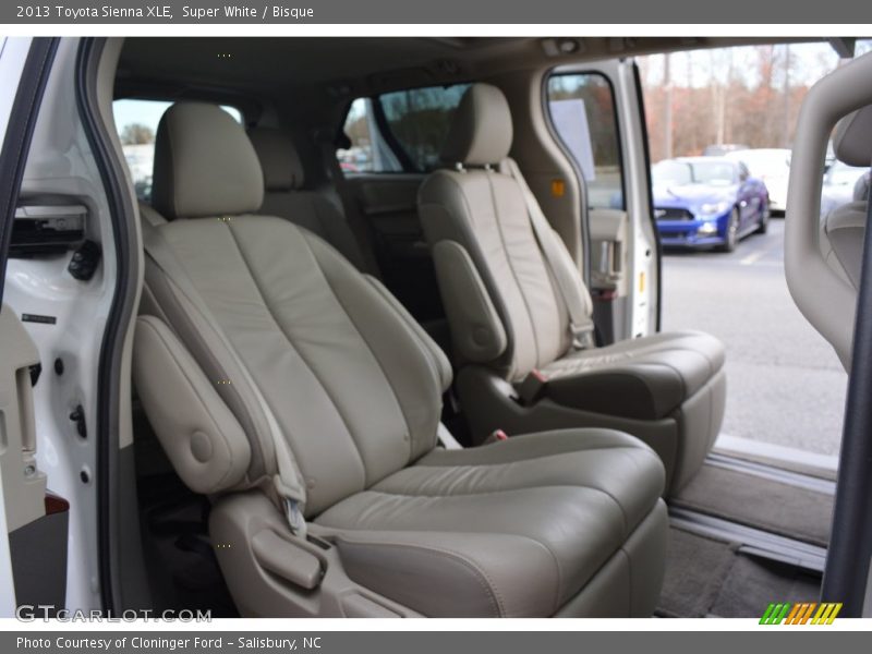 Super White / Bisque 2013 Toyota Sienna XLE