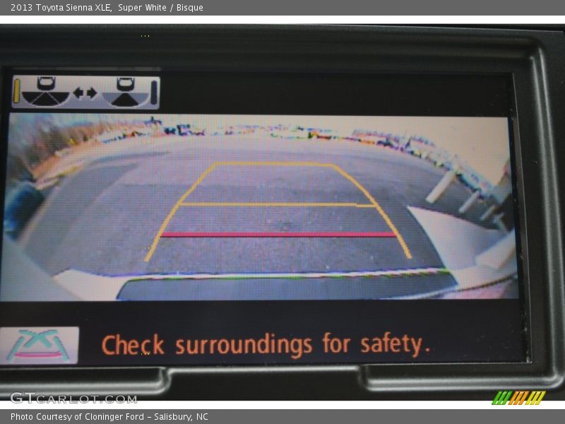 Super White / Bisque 2013 Toyota Sienna XLE