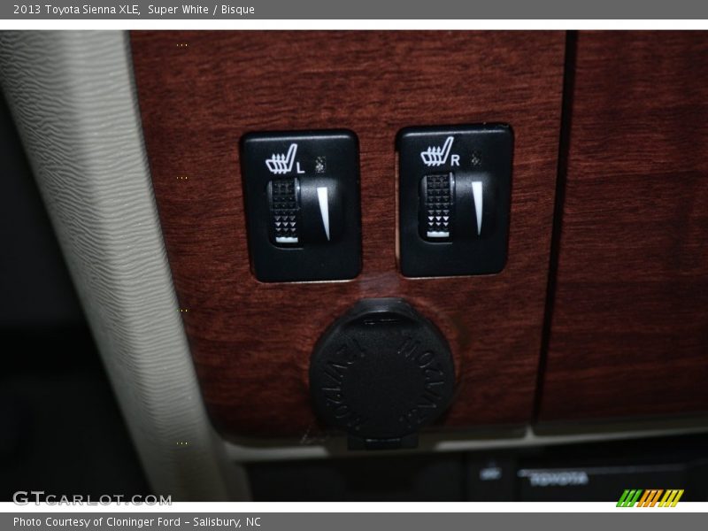 Super White / Bisque 2013 Toyota Sienna XLE