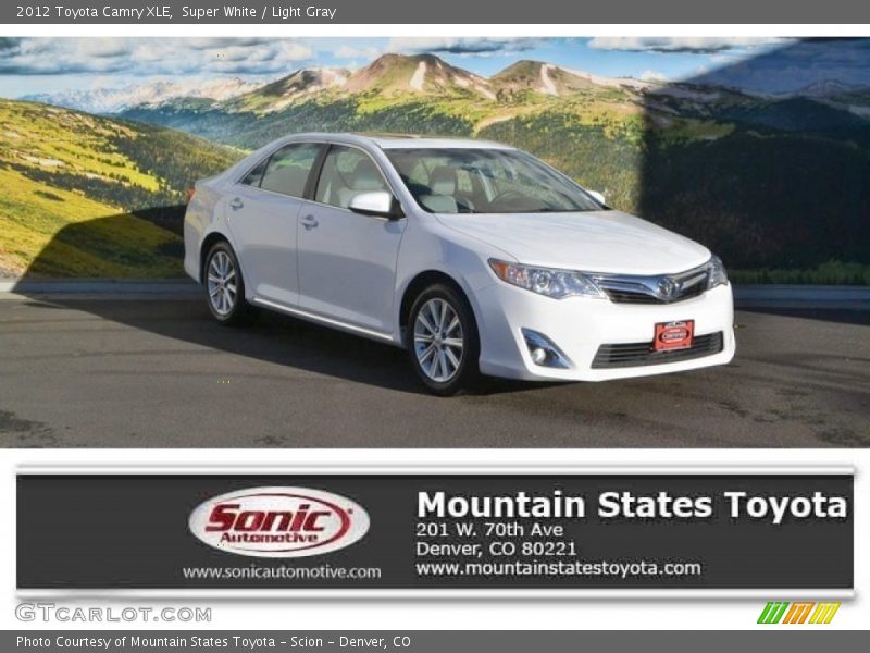 Super White / Light Gray 2012 Toyota Camry XLE