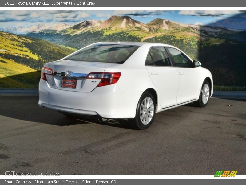 Super White / Light Gray 2012 Toyota Camry XLE