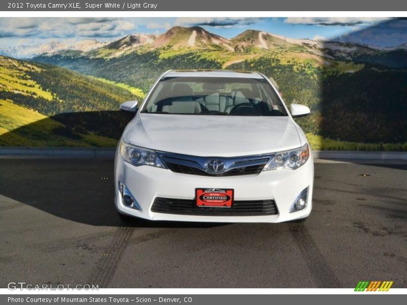 Super White / Light Gray 2012 Toyota Camry XLE