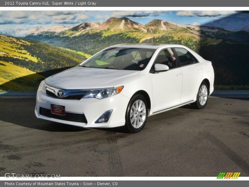 Super White / Light Gray 2012 Toyota Camry XLE
