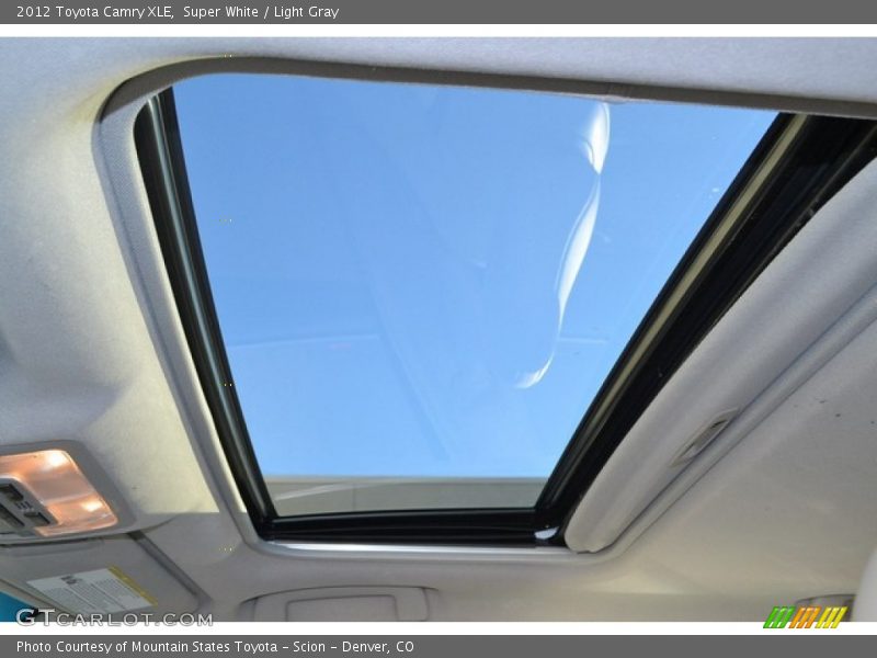 Super White / Light Gray 2012 Toyota Camry XLE