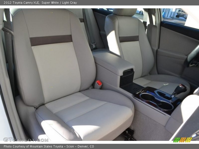 Super White / Light Gray 2012 Toyota Camry XLE