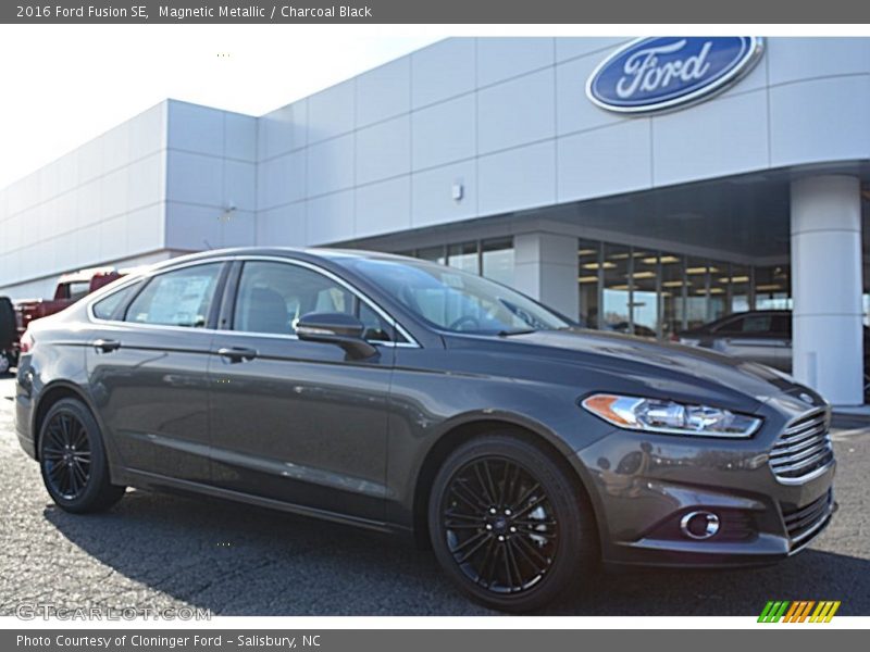 Magnetic Metallic / Charcoal Black 2016 Ford Fusion SE