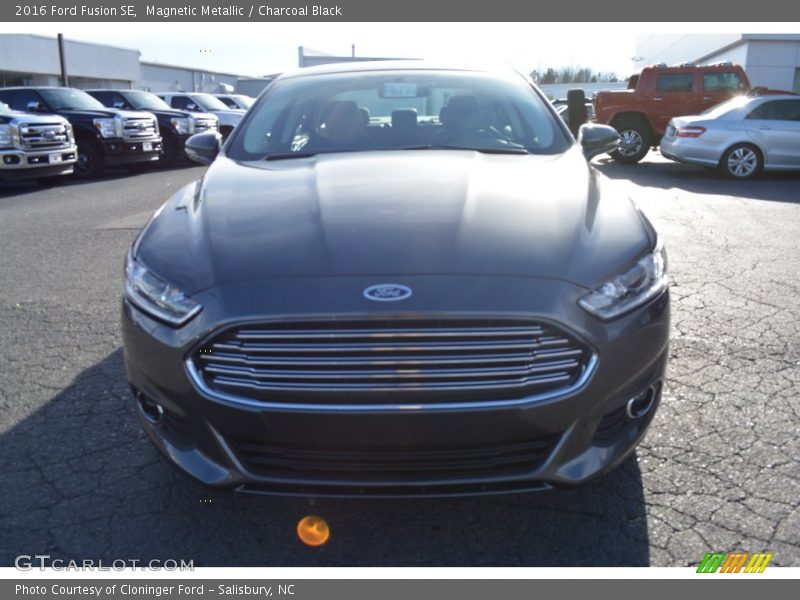Magnetic Metallic / Charcoal Black 2016 Ford Fusion SE