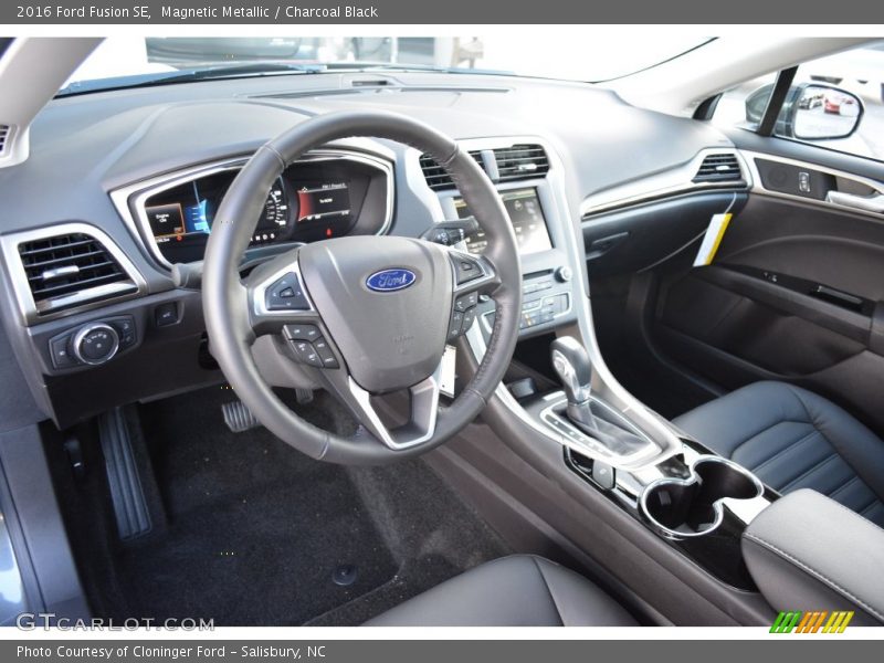 Magnetic Metallic / Charcoal Black 2016 Ford Fusion SE